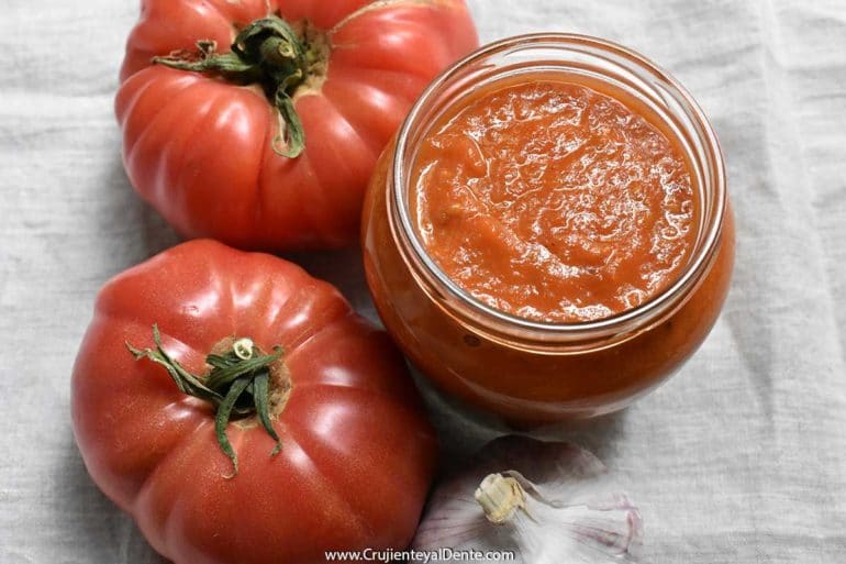 Salsa de tomate hecha en casa