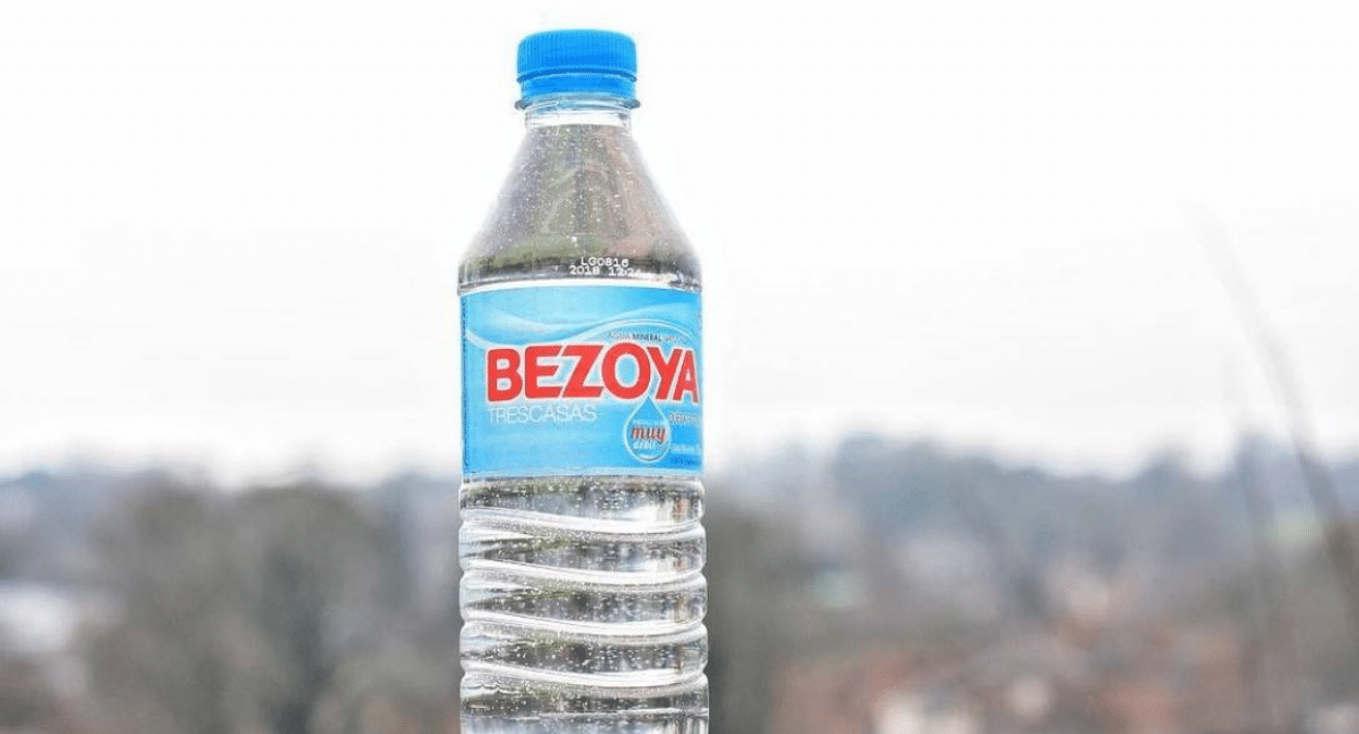 Bezoya cumple el objetivo de botellas 100% plástico reciclado