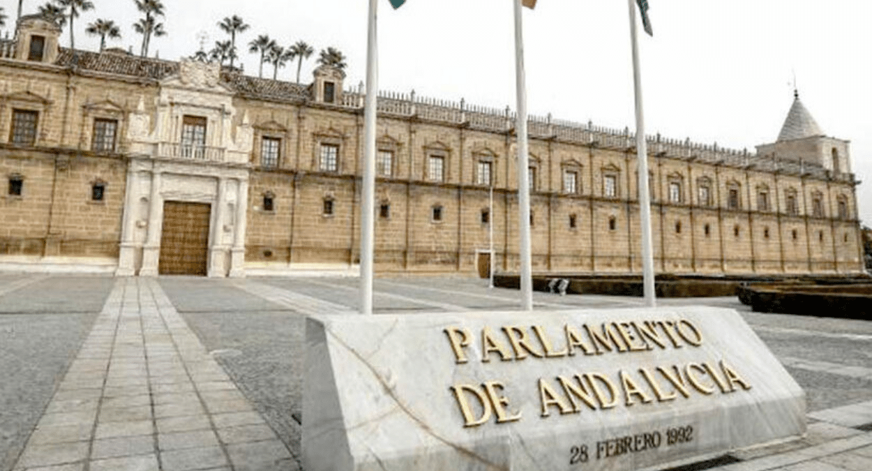 El Parlamento de Andalucía, a la búsqueda de un catering para su cafetería