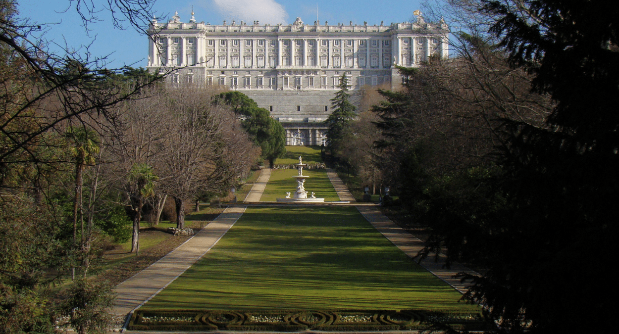 Patrimonio Nacional saca a concurso la gestión de la restauración de los jardines del Campo del Moro en Madrid