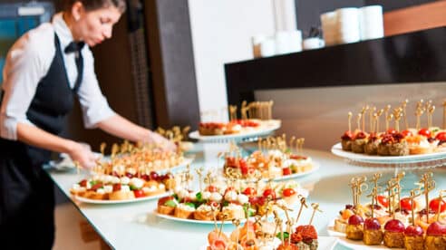 El negocio de catering repunta en 2021 y roza los 3.000 millones en España