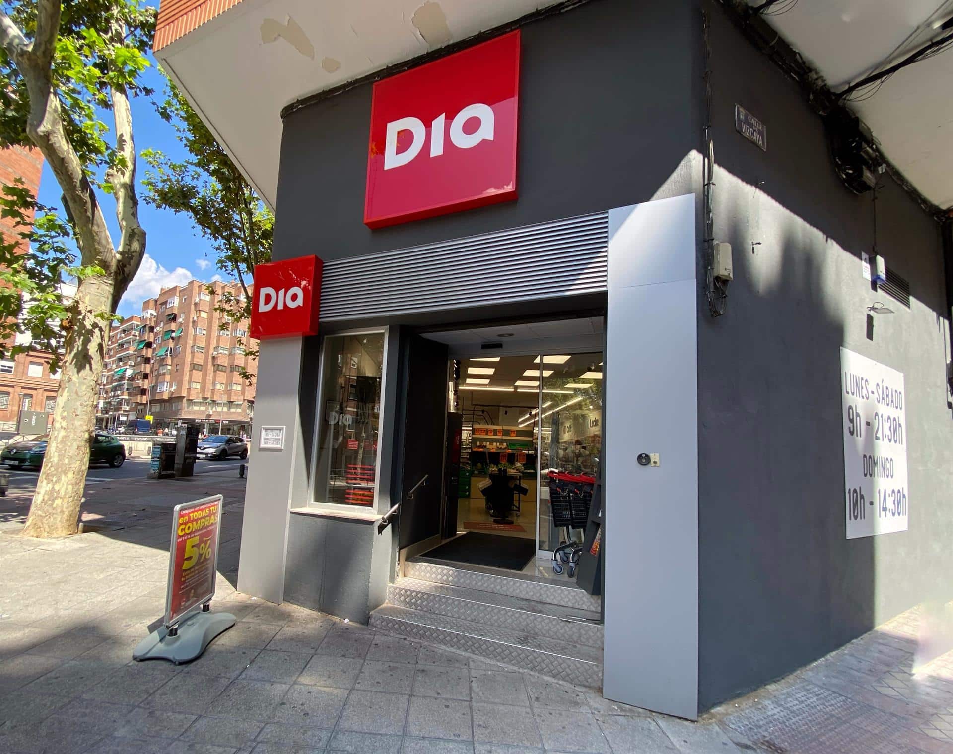 El Grupo San Telmo entra en el negocio de supermercados con la compra de una veintena de locales DIA