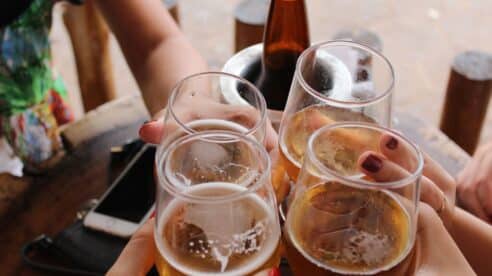 Remonta el consumo y venta de cerveza, pero lejos de los niveles precrisis