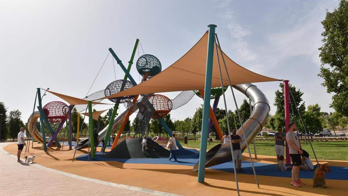 Boadilla del Monte abre mercado turístico con sus parques infantiles