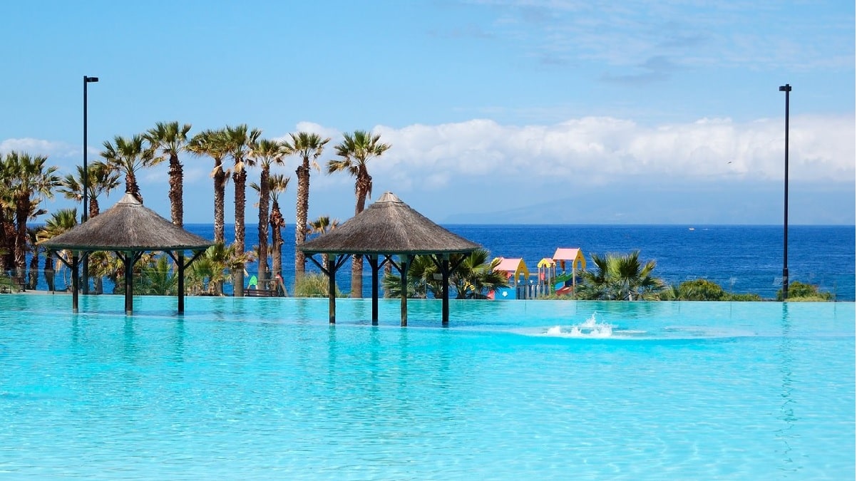 Canarias roza los ingresos hoteleros prepandemia hasta septiembre