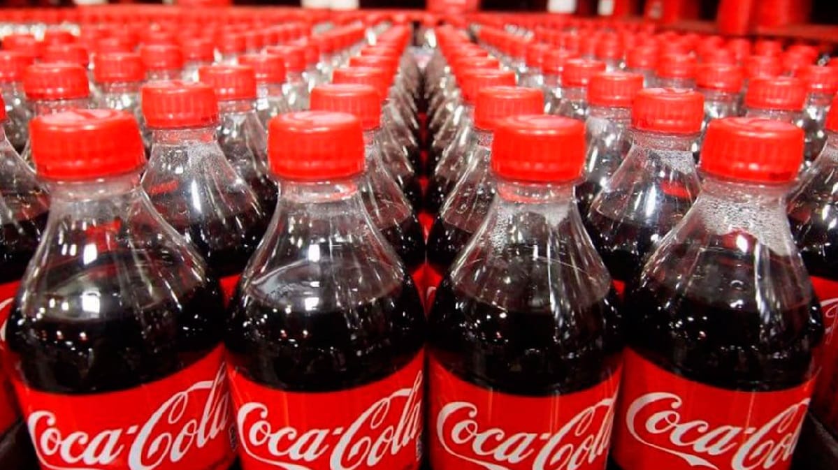 La embotelladora de Coca-Cola crece un 12% en el primer semestre