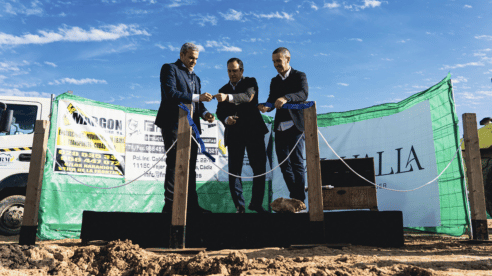 Azotea Grupo arranca la construcción de su nuevo templo hostelero en la playa de El Palmar