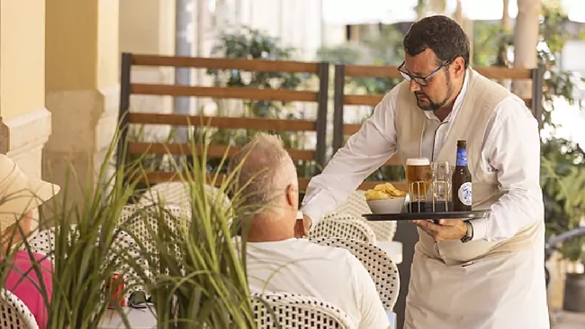 La hostelería envejece en España con cuatro de cada diez trabajadores mayores de 45 años