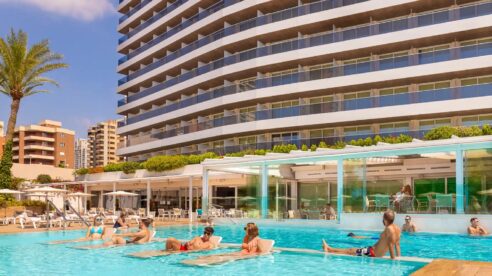 Los hoteles de Benidorm recibirán ayudas de un millón de euros por los viajes del Imserso