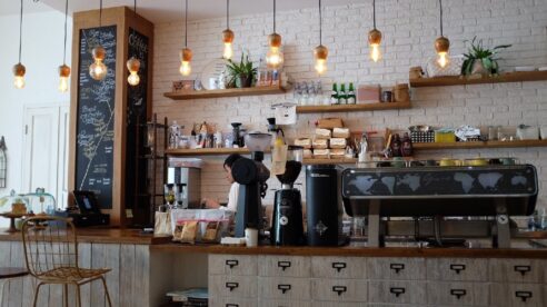 Las cafeterías lideran la subida de precios en restauración durante 2023