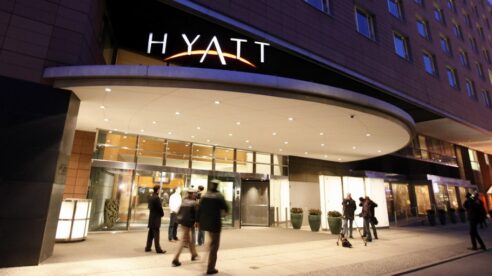 Hyatt cierra un año récord con un crecimiento neto de habitaciones de casi el 6%