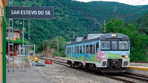 Los trenes turísticos de Renfe rozan la plena ocupación: «Hemos conseguido fidelizar a mucha gente»