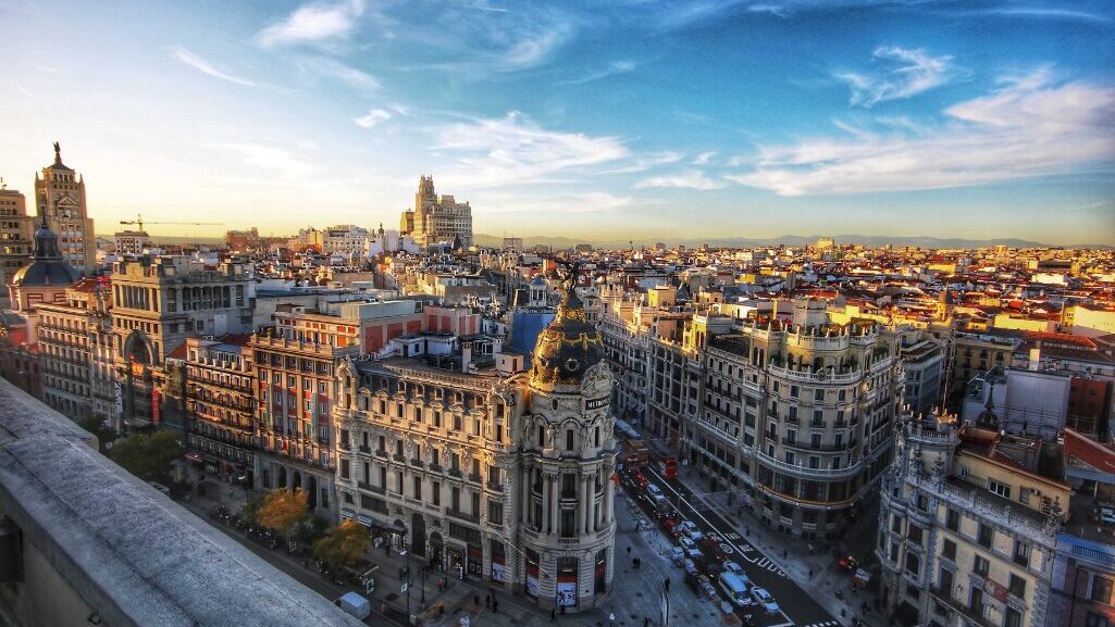 España repite como líder europeo de inversión hotelera: sus atractivos y ventajas