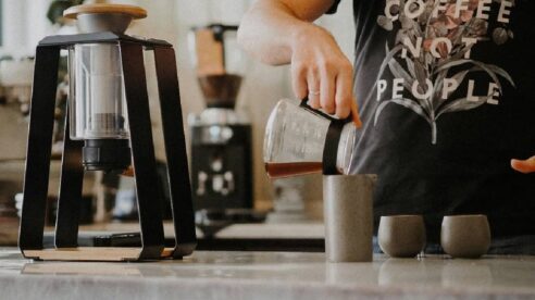 Cafés por tiempo: ¿tendencia innovadora o amenaza al modelo tradicional?