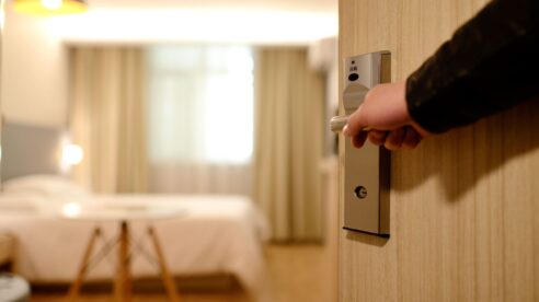 Los hoteleros se oponen a la reducción de la jornada laboral