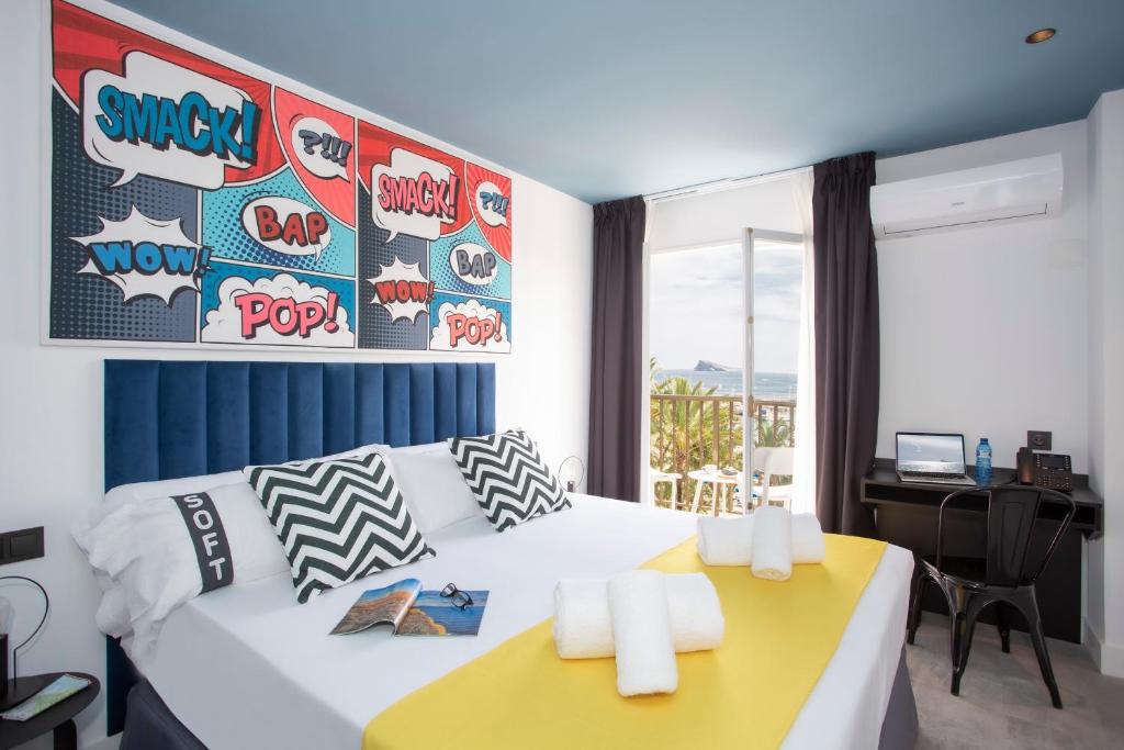 Casual Pop Art Benidorm by Casual Hoteles